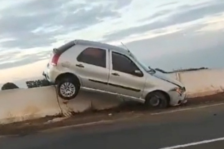 condutor-escapa-‘por-um-triz’-de-cair-de-viaduto-no-contorno-norte-de-maringa