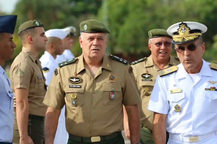 ex-comandante-do-exercito-confirma-reuniao-com-bolsonaro-sobre-golpe