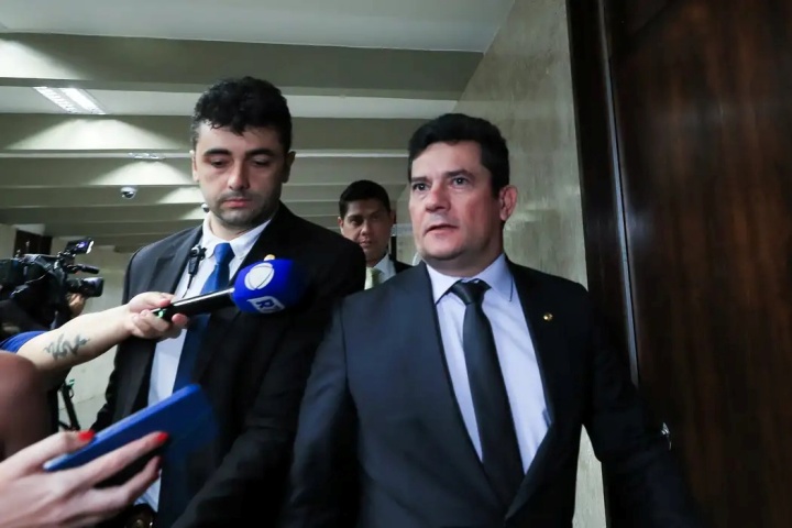 com-placar-de-3-a-1-contra-cassacao,-julgamento-de-sergio-moro-no-tre-e-suspenso