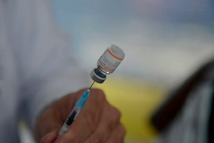 ministerio-da-saude-fecha-contrato-e-nova-vacina-contra-a-covid-chegara-nos-proximos-15-dias