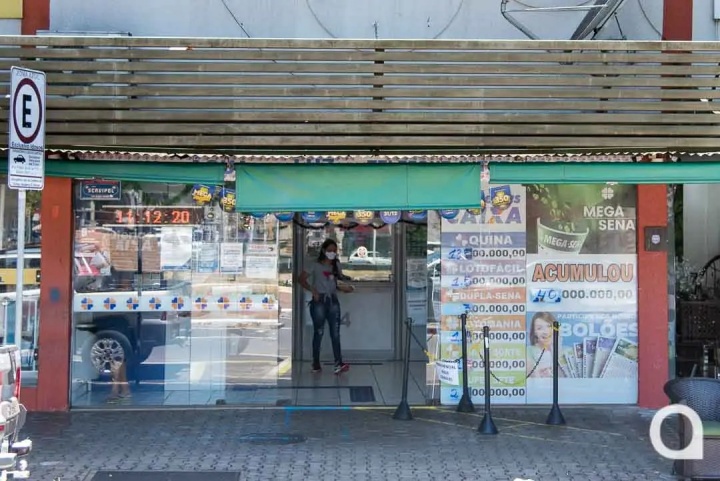 mega-sena-acumula-em-r$-40-milhoes;-tres-apostas-de-umuarama-acertam-na-quadra