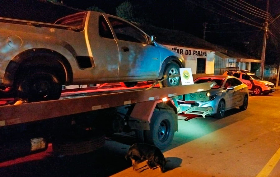 pm-recupera-dois-carros-roubados-em-area-rural-de-iretama