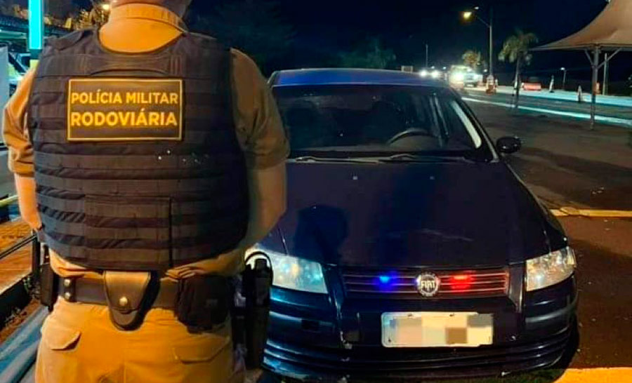 pre-apreende-veiculo-com-giroflex-na-pr-317,-mas-motorista-foge