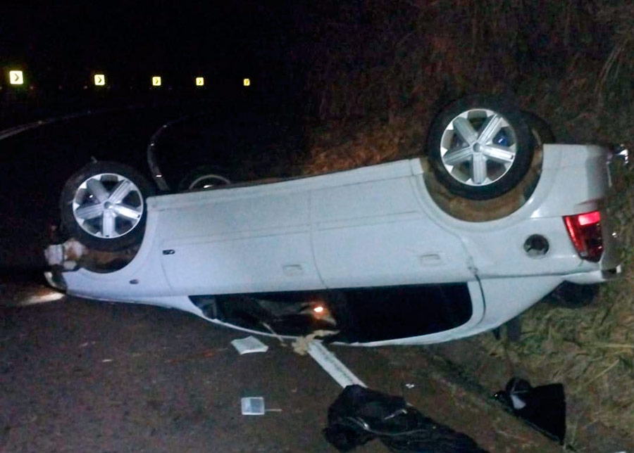 homem-se-envolve-em-briga,-foge-da-policia,-capota-carro-e-e-preso
