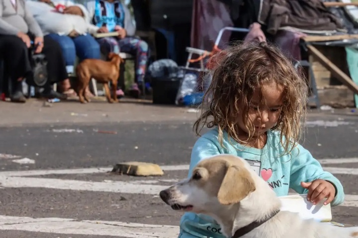 mais-de-37-mil-familias-do-rs-recebem-auxilio-reconstrucao-de-r$-5,1-mil