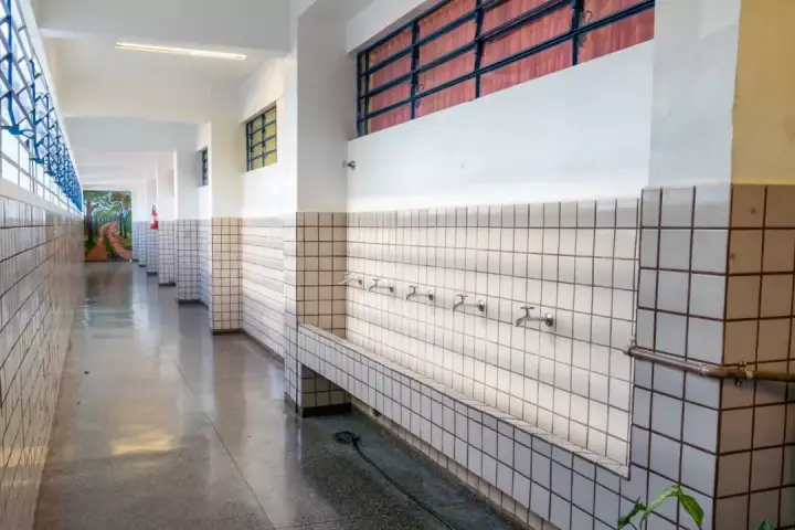parana:-professor-e-afastado-por-suspeita-de-assedio-sexual-praticado-contra-alunas