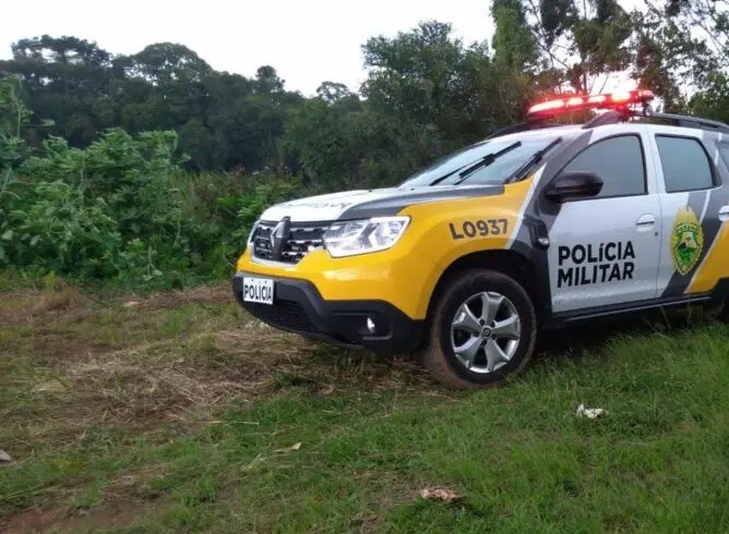 ladroes-armados-rendem-2-pessoas-em-veiculo-no-anel-viario-de-campo-mourao
