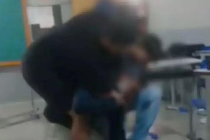 estudante-agride-professor-em-sao-tome;-a-agressao-foi-praticada-em-sala-de-aula