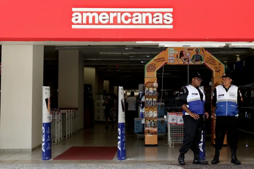 pf-apreende-passaporte-de-ex-diretora-da-americanas-na-chegada-ao-brasil