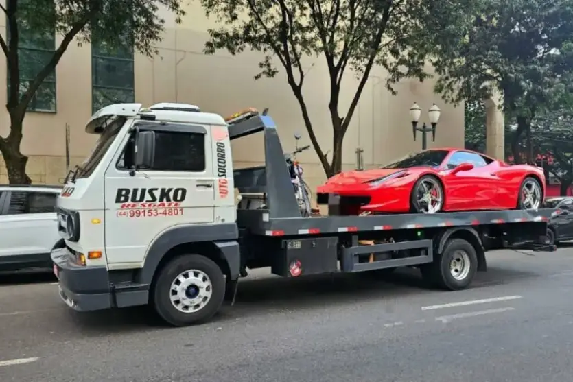 ferrari-avaliada-em-r$-2-milhoes-e-guinchada-por-divida-de-r$-90,-em-maringa