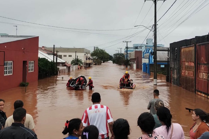defesa-civil-do-parana-orienta-populacao-sobre-o-que-fazer-antes,-durante-e-depois-de-desastres