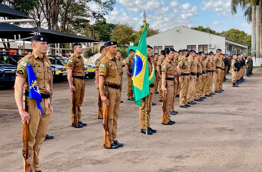 solenidade-no-11o-bpm-marca-aniversario-de-170-anos-da-pmpr-e-presta-homenagens