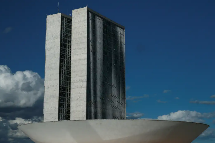 ccj-da-camara-vota-anistia-a-presos-de-8-de-janeiro-e-debate-propostas-contra-o-stf