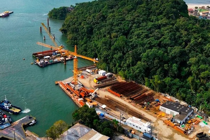 operador-morre-apos-cair-de-grua;-acidente-aconteceu-durante-a-construcao-de-uma-ponte