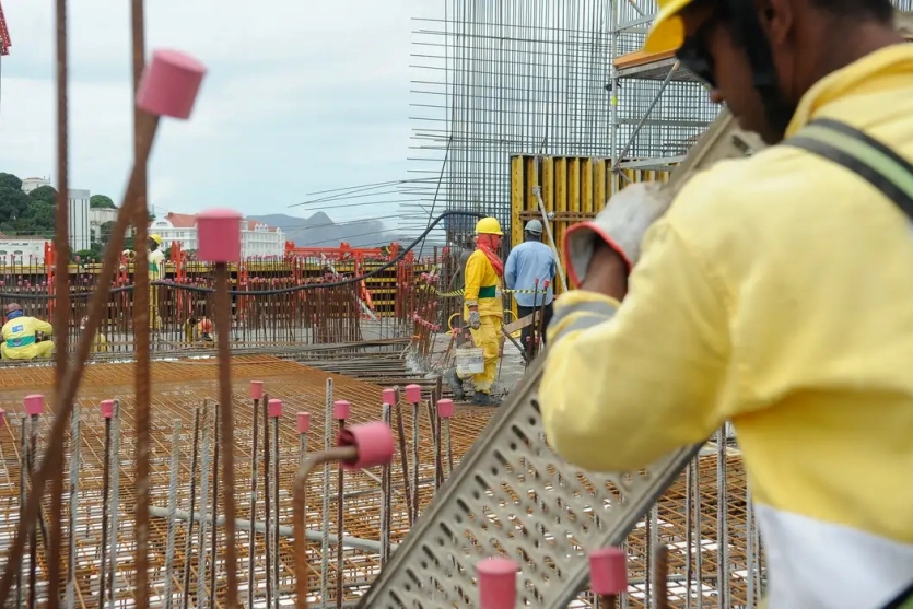 pec-sobre-o-fim-da-escala-6×1-movimenta-redes-sociais-apos-ser-apresentada-na-camara