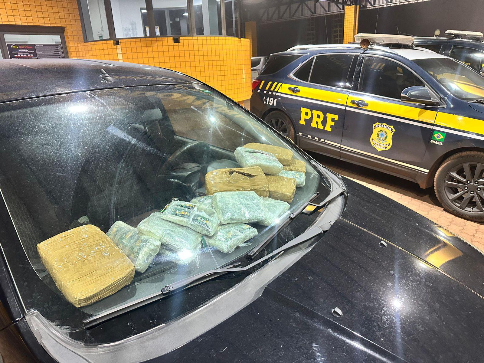 casal-e-preso-com-quase-12-kg-de-haxixe-e-maconha-escondidos-em-painel-de-veiculo