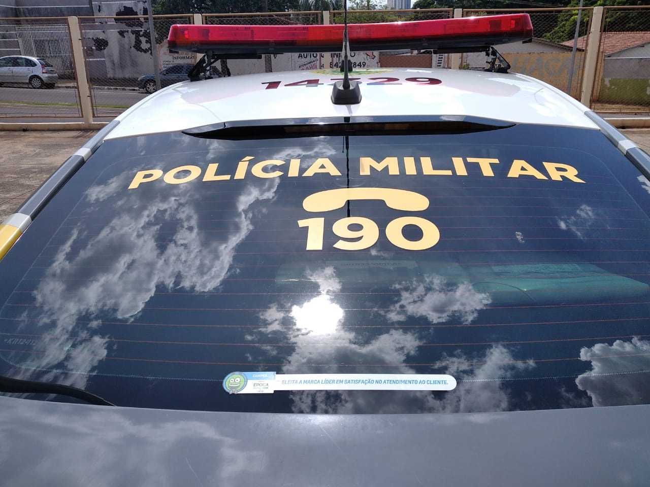 mulher-entra-em-residencia-e-furta-r$1.500,00-em-dinheiro,-que-moradora-havia-acabado-de-sacar