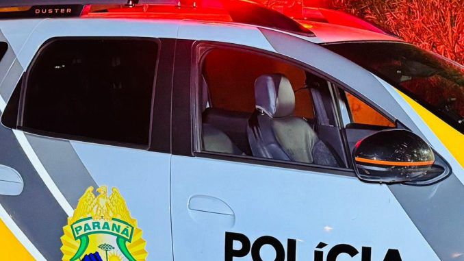 mulher-e-socorrida,-apos-ser-atingida-por-disparos-de-arma-de-fogo-em-veiculo