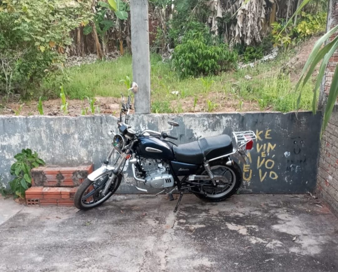 apos-denuncia-anonima,-motocicleta-furtada-e-encontrada-abandonada