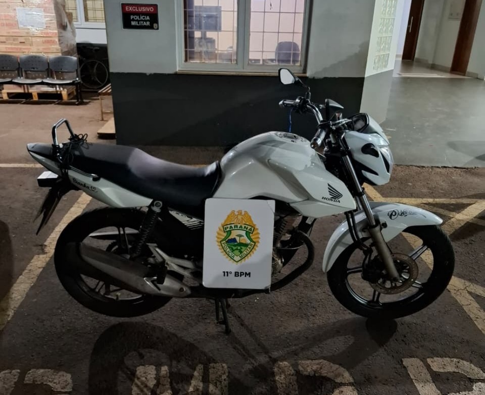 durante-patrulhamento,-rocam-recupera-motocicleta-furtada,-escondida-em-mata