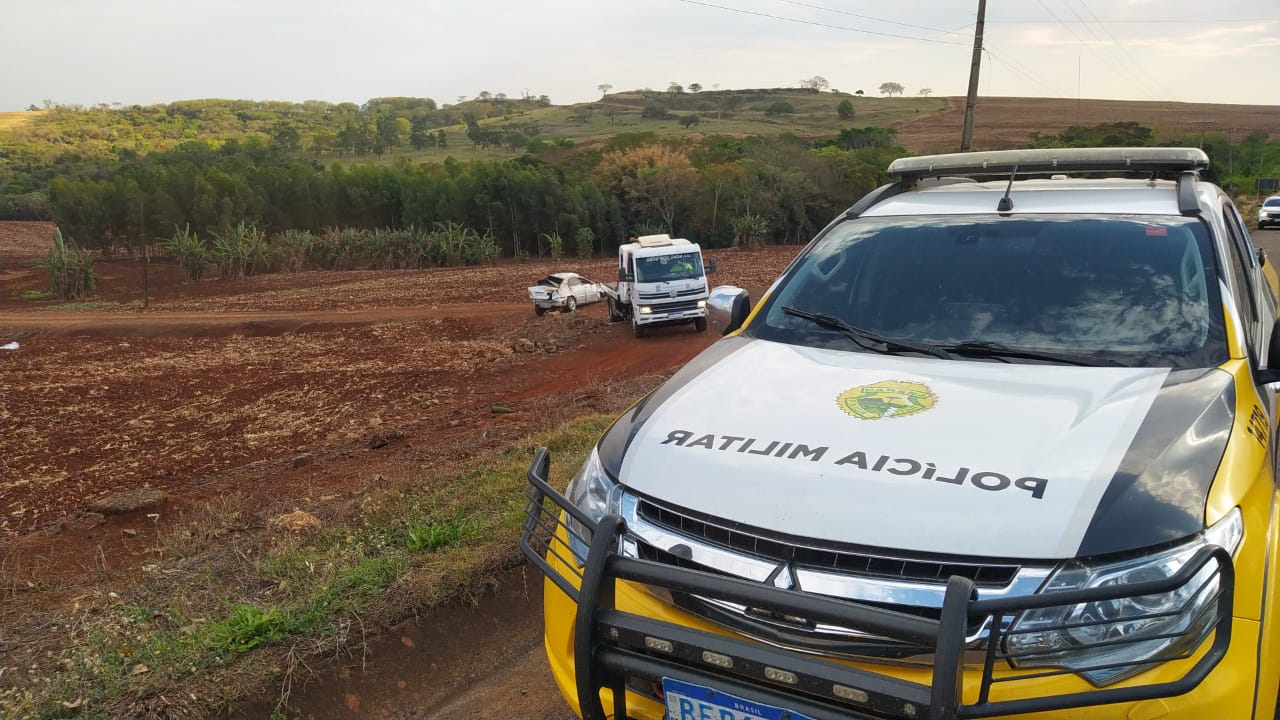 motorista-fica-ferido-ao-capotar-veiculo-na-rodovia-pr-317