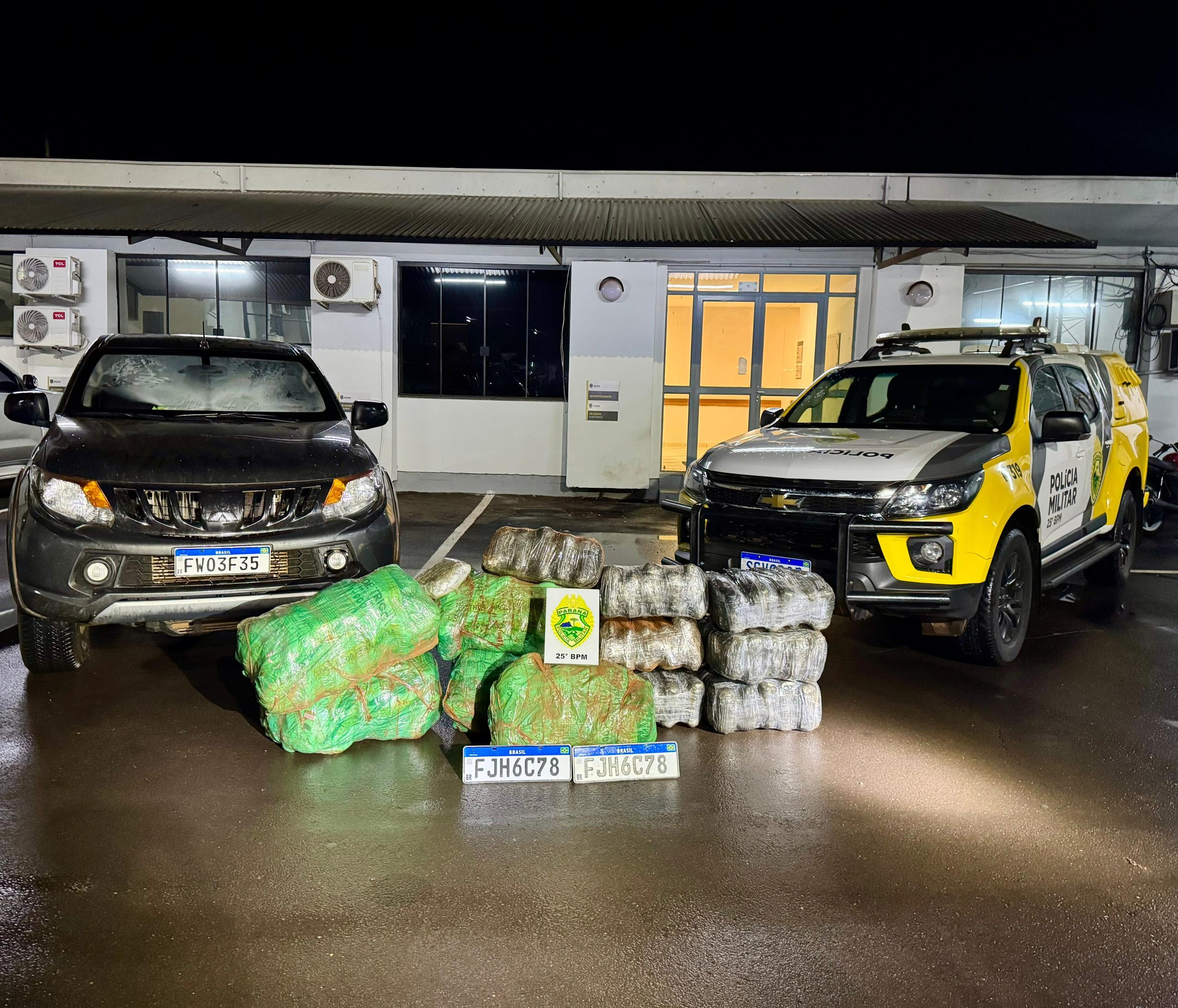apos-abordagem,-pm-recupera-caminhonete-furtada-e-apreende-quase-180-kg-de-maconha