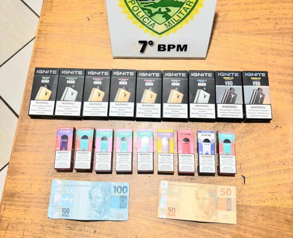 durante-abordagem,-pm-apreende-cigarros-eletronicos-e-dinheiro-em-veiculo