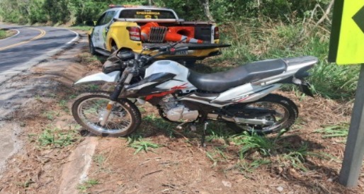 queda-de-motocicleta,-deixa-mulher-ferida,-na-rodovia-pr-082,-entre-cianorte-e-terra-boa
