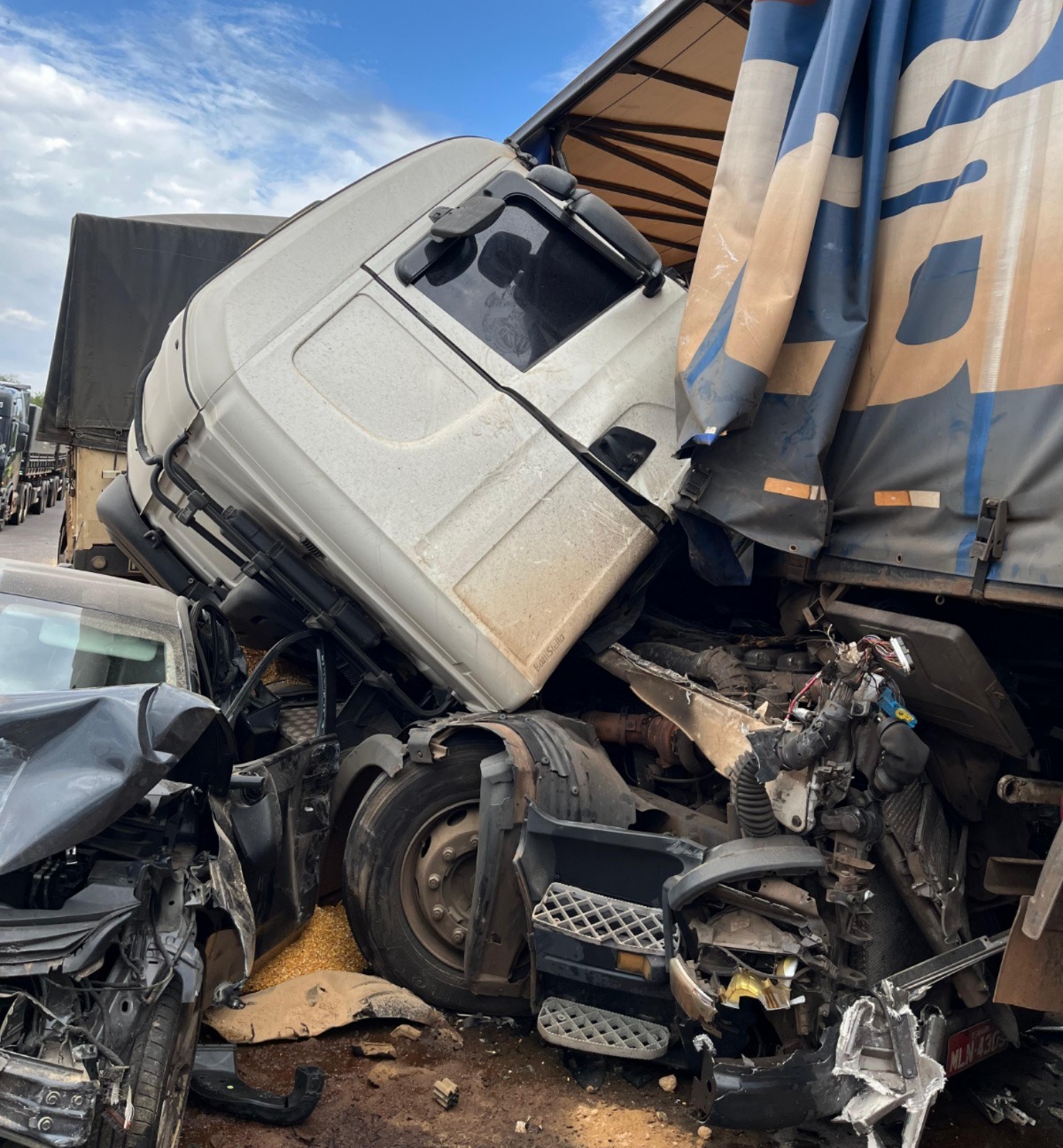 colisao-envolvendo-sete-veiculos-deixa-um-motorista-em-obito-e-cinco-feridos-na-br-163