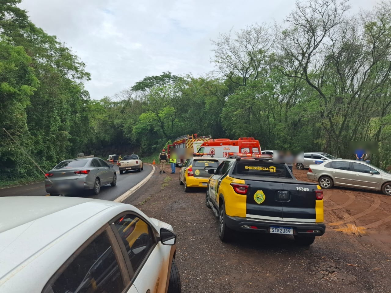 colisao-envolvendo-quatro-veiculos-e-registrada-na-rodovia-prc-487
