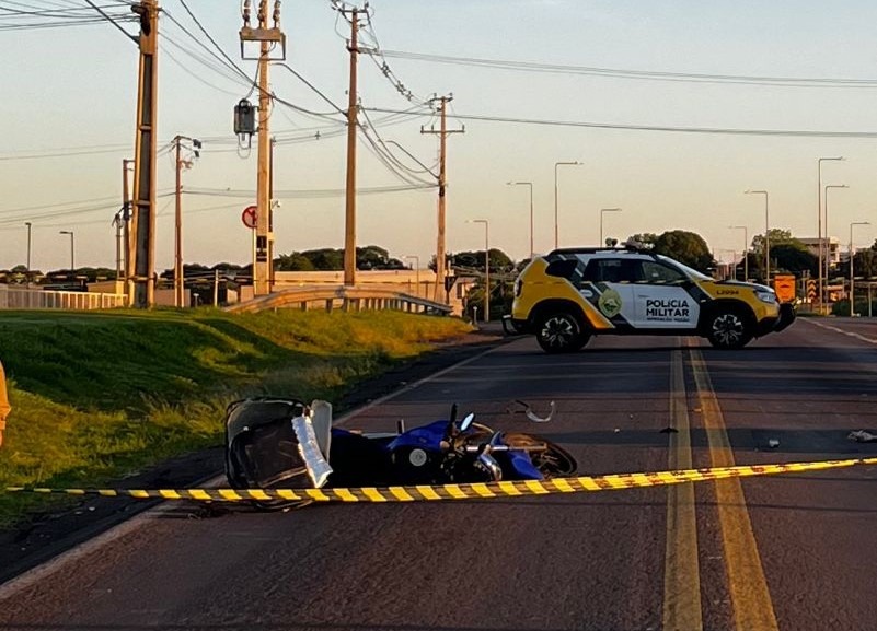 homem-nao-resiste-e-entra-em-obito,-em-colisao-frontal-entre-motocicleta-e-caminhao,-em-umuarama